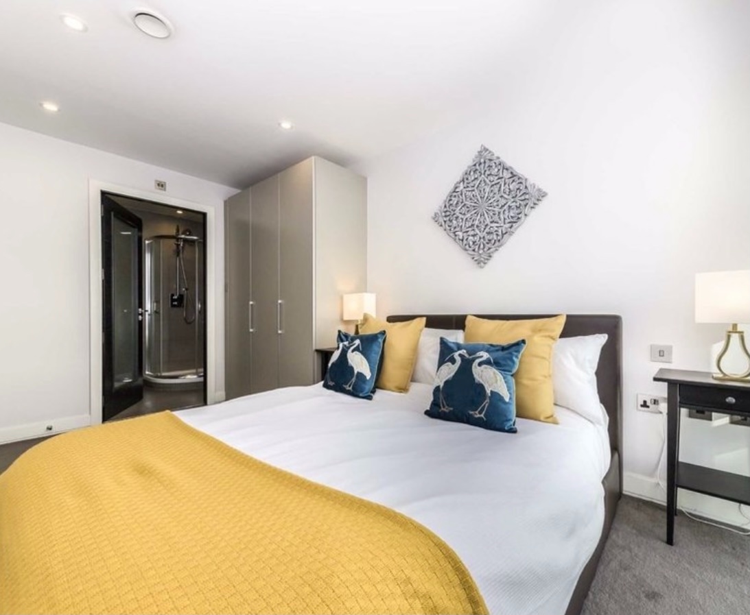 2 Bed Flat, Friend Street, EC1V photo 4