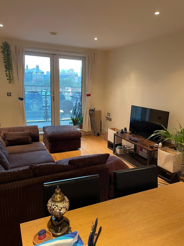 1 Bed Flat, Cheshire Street, E2 photo 4