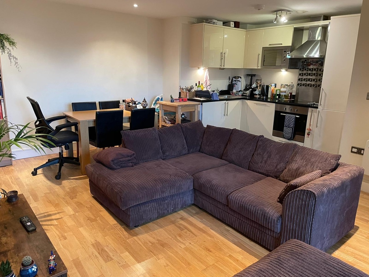 1 Bed Flat, Cheshire Street, E2 photo 3