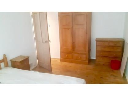 Room in a Shared Flat, Southmead Road, SW19