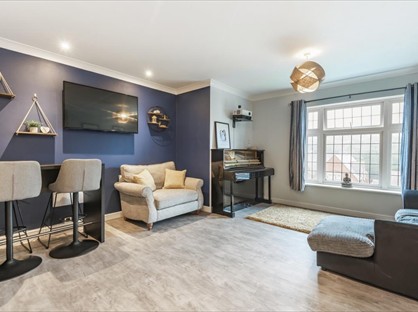 2 Bed Flat, London Road, GU15