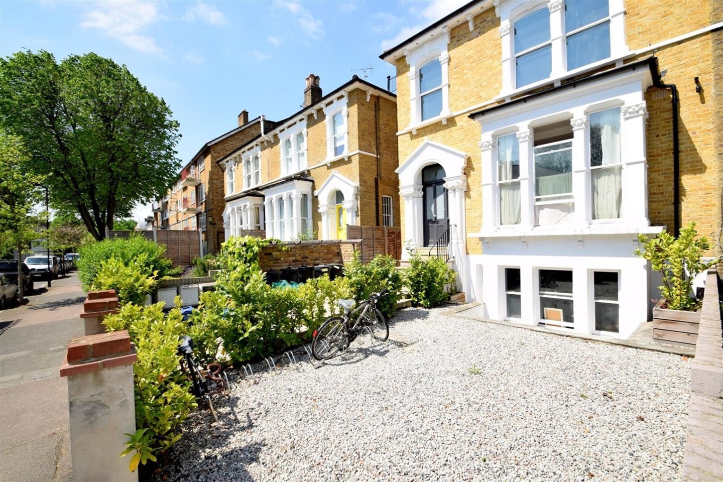 London - 1 Bed Flat, Evering Road, E5 - To Rent Now for £1,950.00 p/m