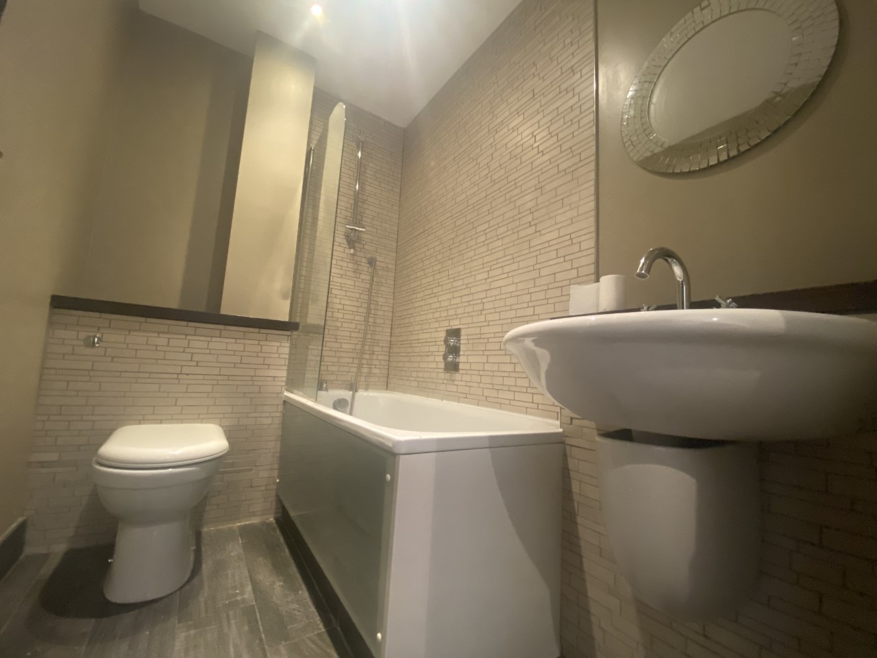 London - 1 Bed Flat, Evering Road, E5 - To Rent Now for £1,950.00 p/m