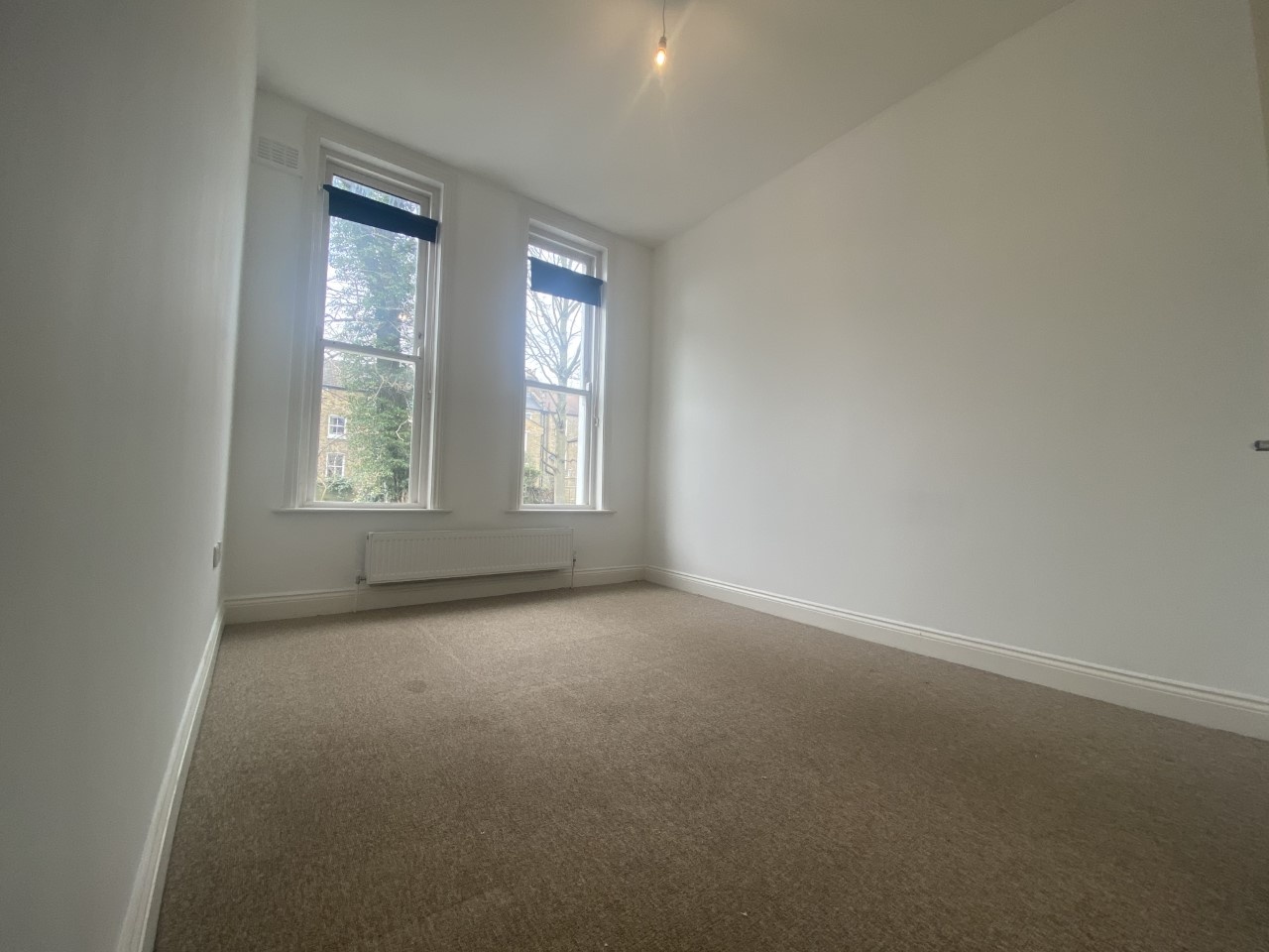 London - 1 Bed Flat, Evering Road, E5 - To Rent Now for £1,950.00 p/m