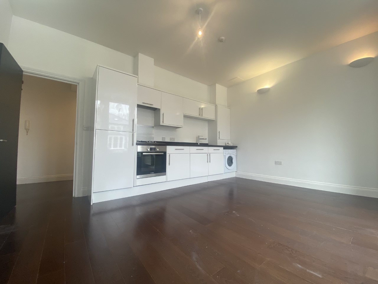 London - 1 Bed Flat, Evering Road, E5 - To Rent Now for £1,950.00 p/m