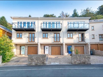 4 Bed Terraced House, Brackenwood Gardens, BS20