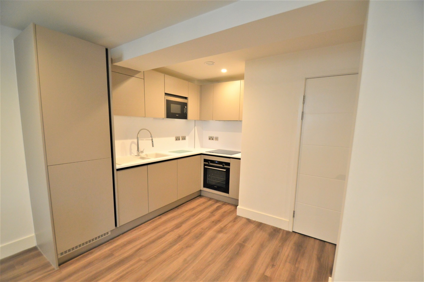 2 Bed Flat, Lightwell, B3 photo 4