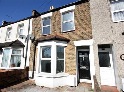 3 Bed Terraced House, Connop Road, EN3