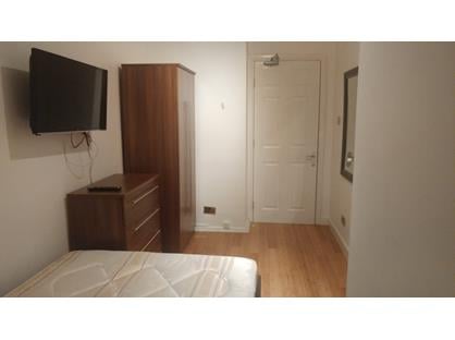 Room in a Shared Flat, Bowyer House, SW18