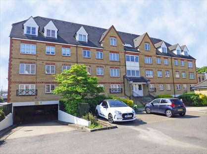2 Bed Flat, Pembroke House, WD6