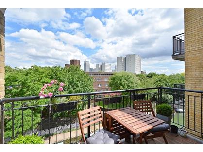 Room in a Shared Flat, Island Row, E14