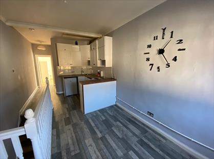 1 Bed Flat, Queens Road, WD17