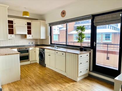 1 Bed Flat, Selborne Court, RG1