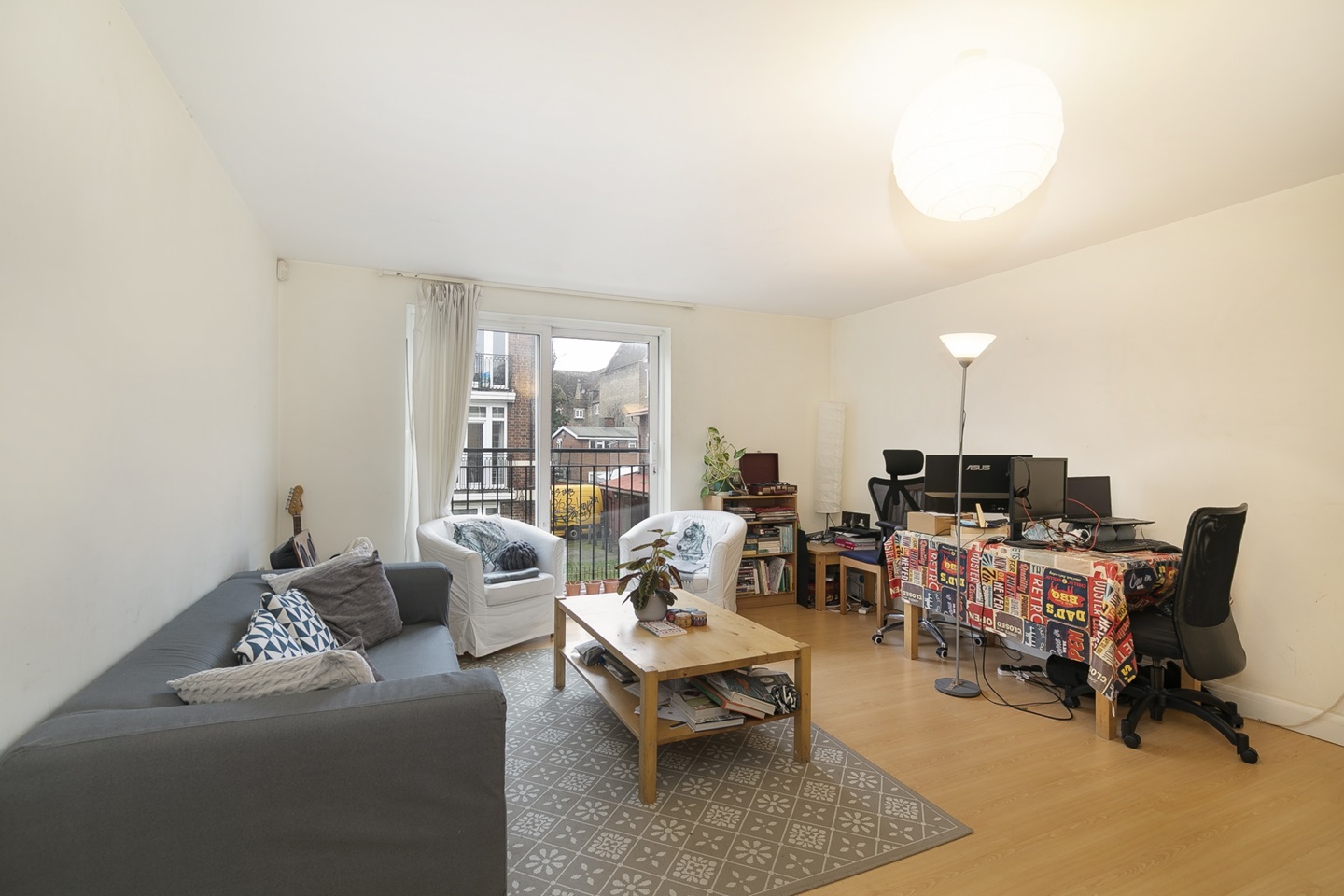 2 Bed Flat, Turin Street, E2 photo 3