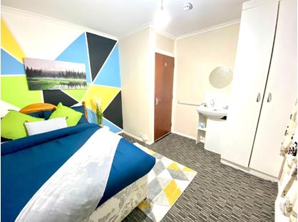 Room in a Shared Flat, Dale Drive, UB4