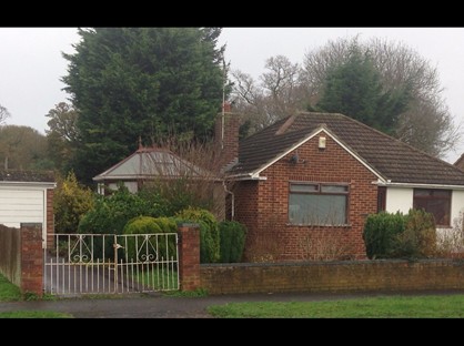 2 Bed Bungalow, Hogarth Avenue, RG30
