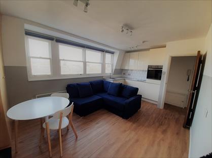 1 Bed Flat, Hammersmith Grove, W6