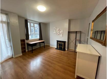 3 Bed Flat, Bazeley House, SE1