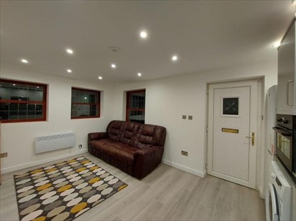 1 Bed Detached House, Daws Hill Lane, HP11