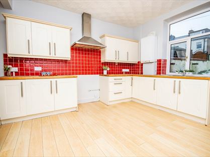3 Bed Terraced House, Stanley Street, BB5