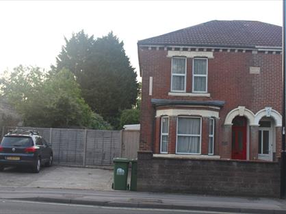 4 Bed Semi-Detached House, Burgess Road, SO17