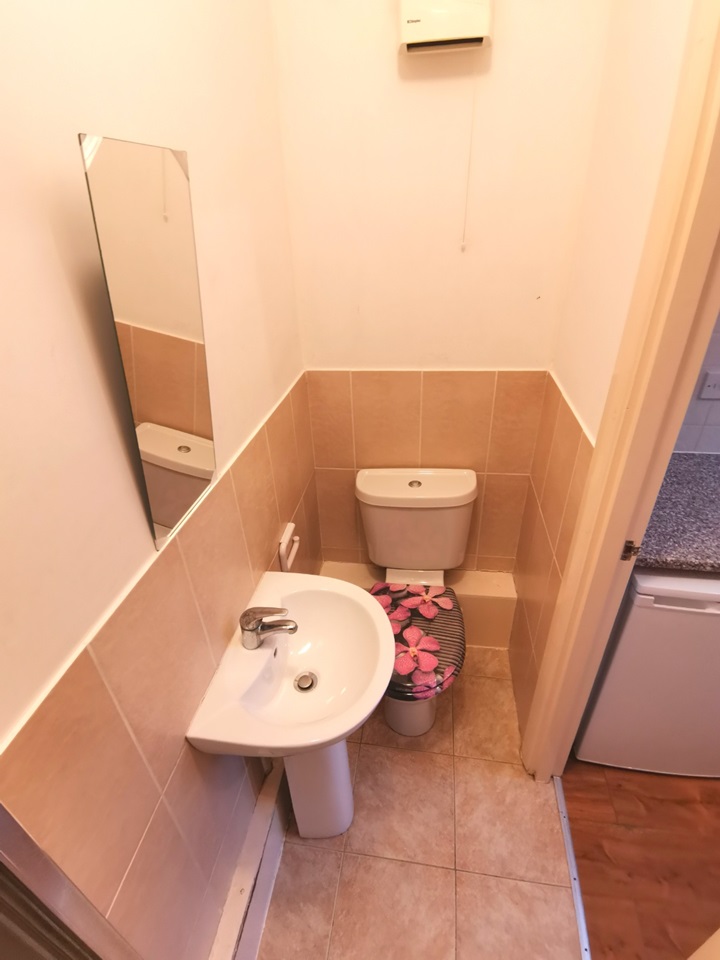 London Studio Flat, Tregaron Avenue, N8 To Rent Now for £1,150.00 p/m