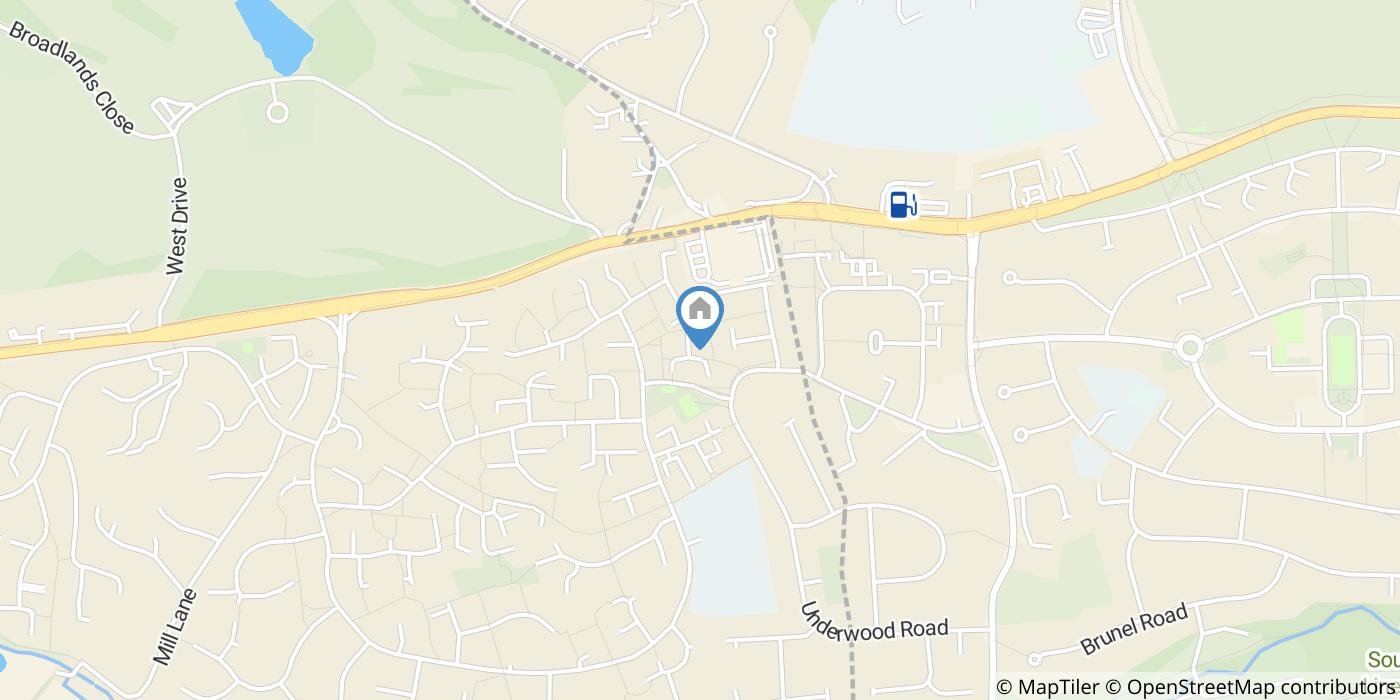 2 Bed Terraced House, Sharnwood Drive, RG31