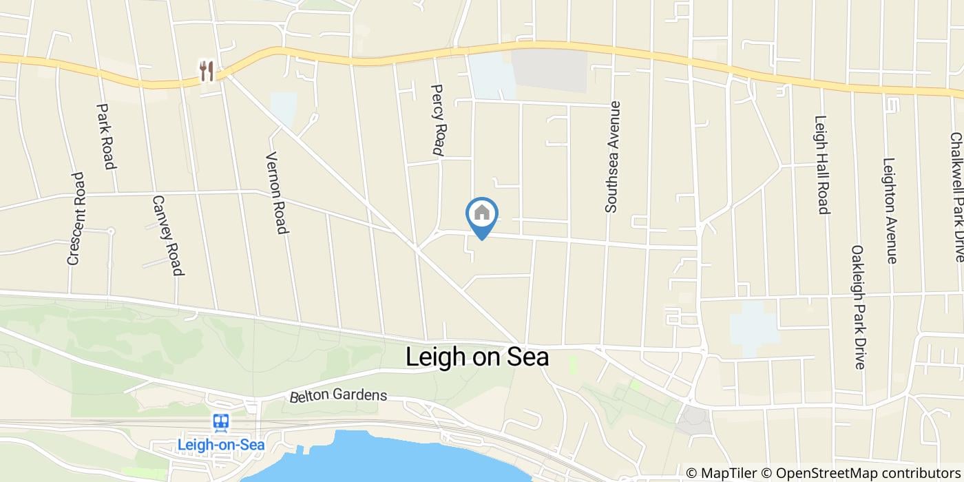 4 Bed Terraced House, Glendale Gardens, SS9