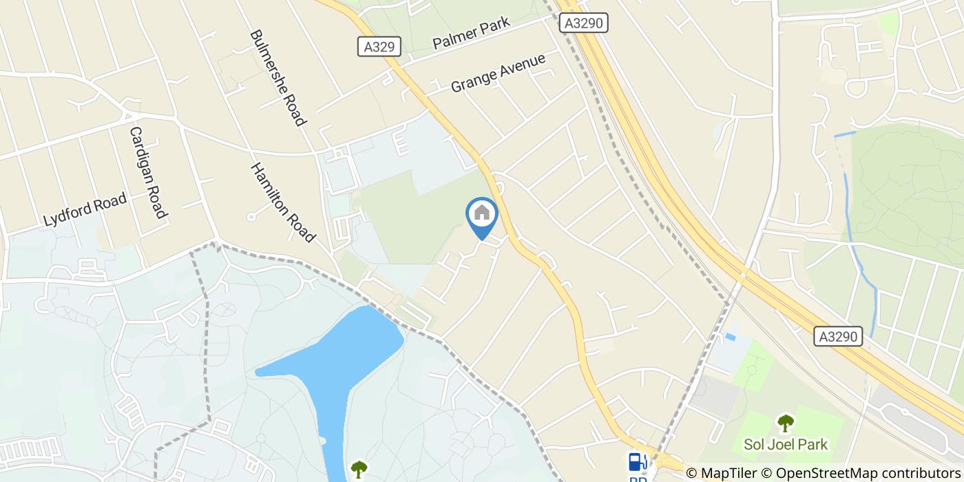 4 Bed Semi-Detached House, Regis Park Road, RG6