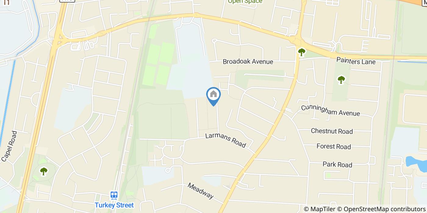 3 Bed Semi-Detached House, Balmoral Road, EN3